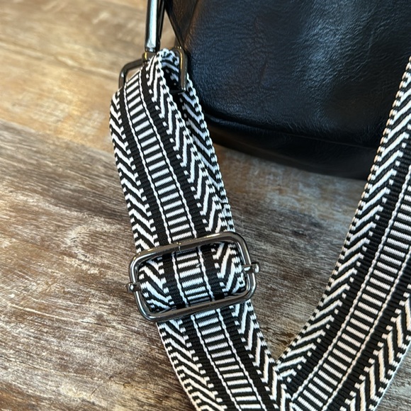 Pouch - Picture 7 of 9